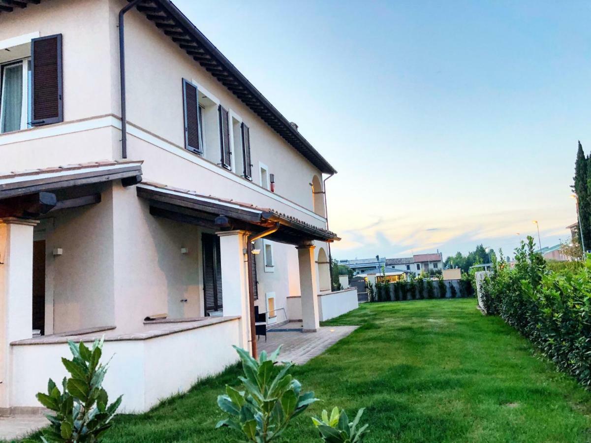 Villa Pirignano Foligno Exterior foto