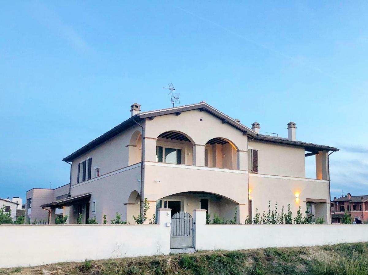 Villa Pirignano Foligno Exterior foto